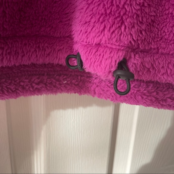 Performance Sherpa 1/4 Zip Logo Cropped Sweatshirt - Picture 4 of 6